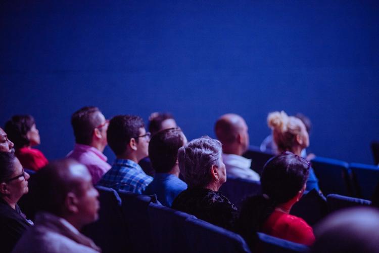 Die Freizeitclubs unterstützen Theater in Karlsruhe und Landau